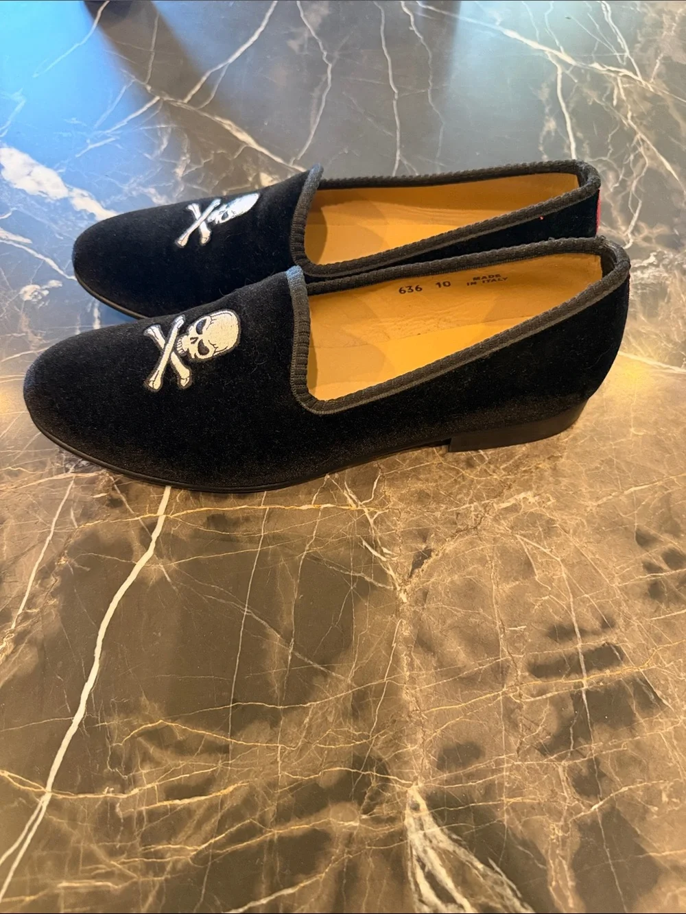 Del Toro Black Velvet Skull & Crossbones Slip-On Loafers Size 10